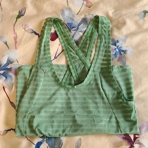 Zyia nimbus split back tank sz. Sm